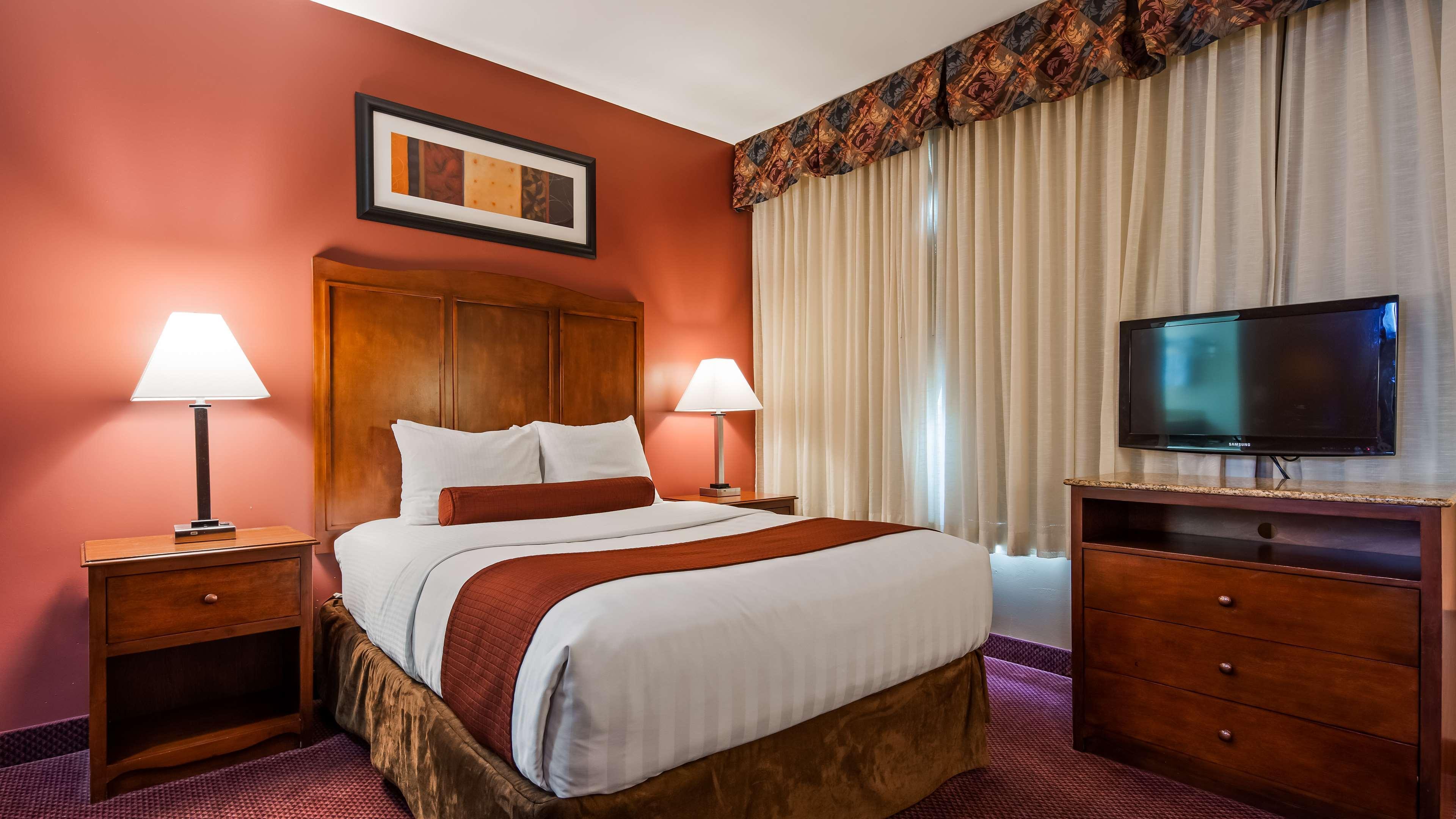 Best Western Plus Hannaford Inn & Suites Kenwood Экстерьер фото