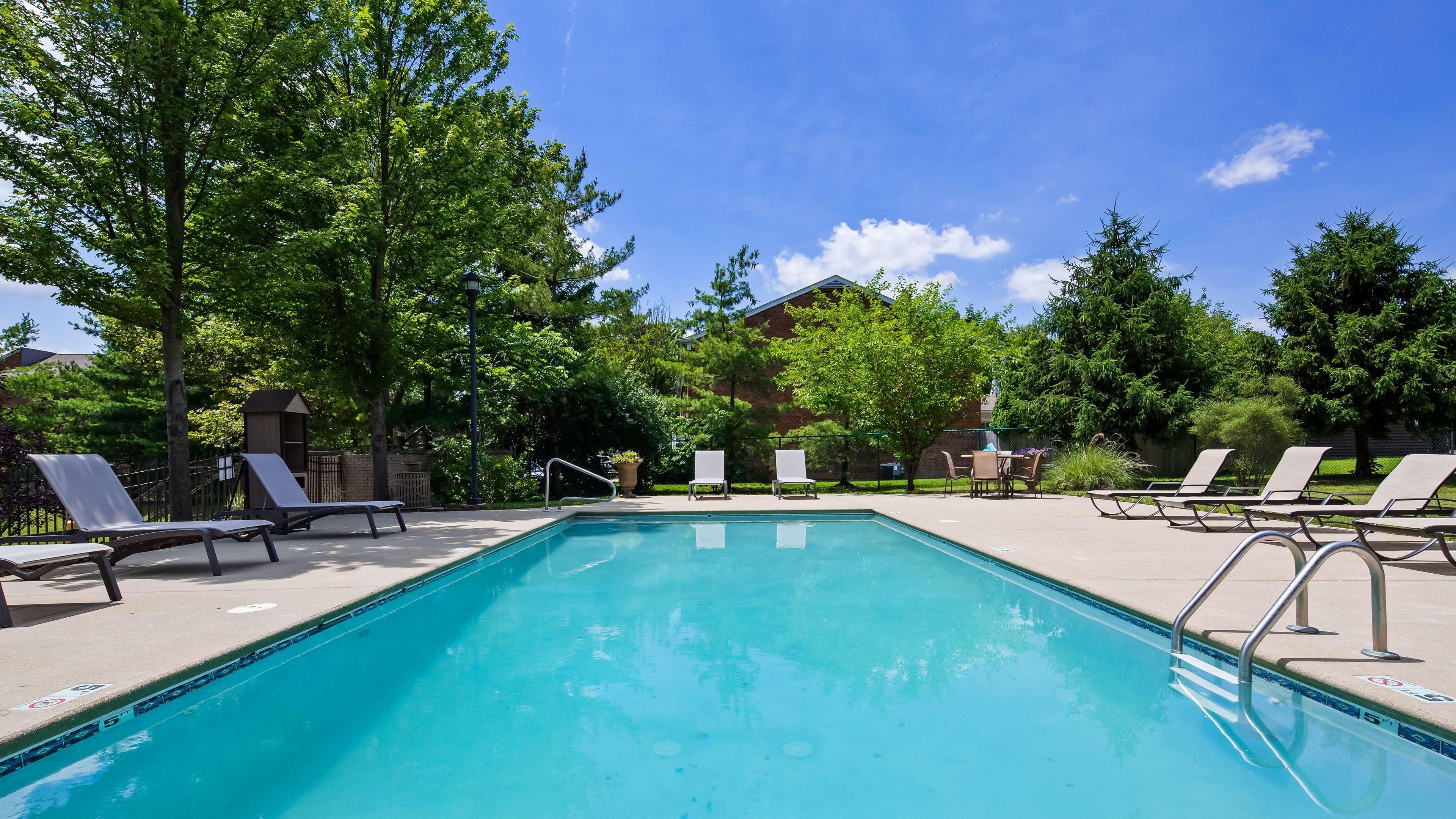 Best Western Plus Hannaford Inn & Suites Kenwood Экстерьер фото