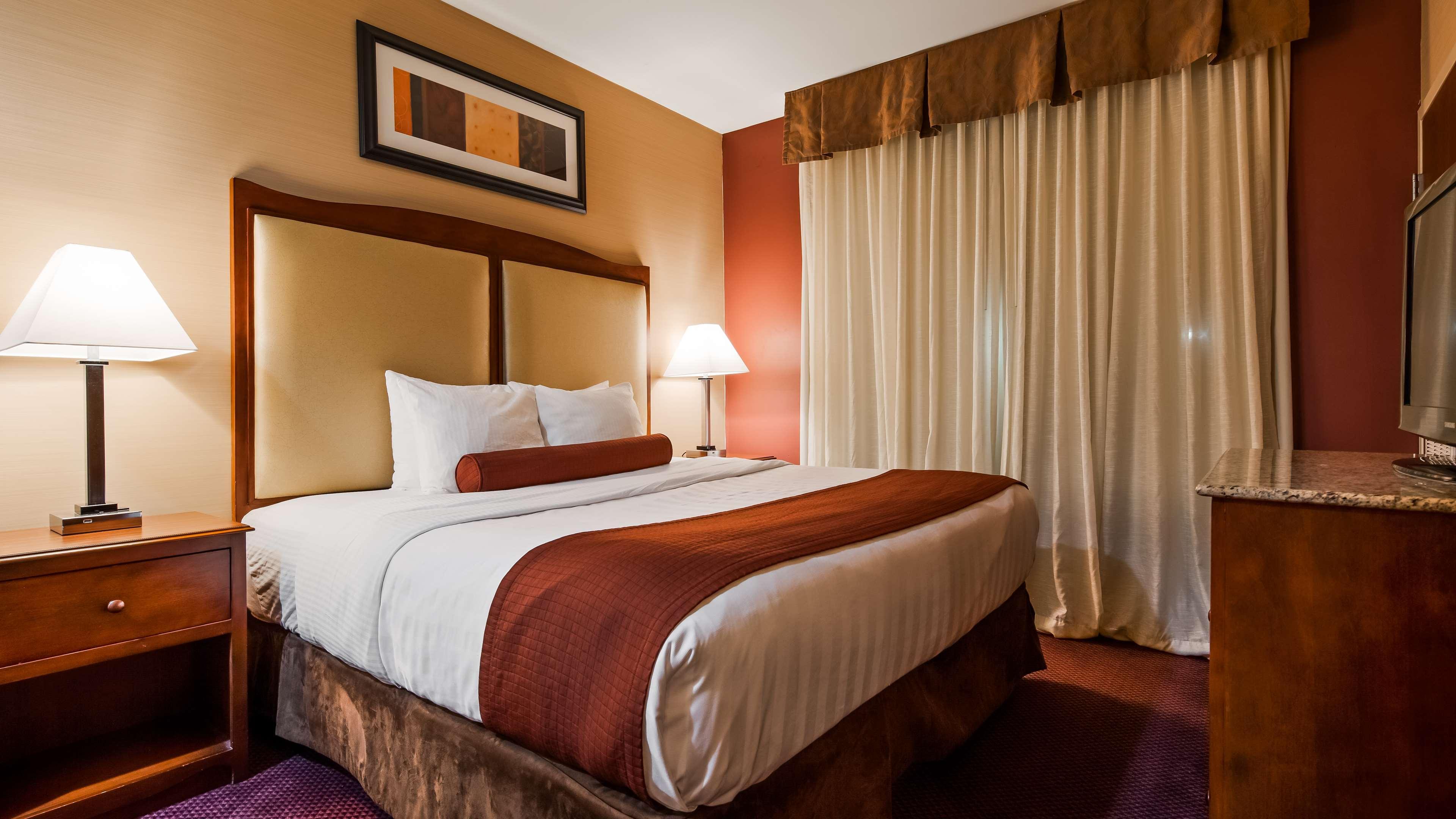 Best Western Plus Hannaford Inn & Suites Kenwood Экстерьер фото