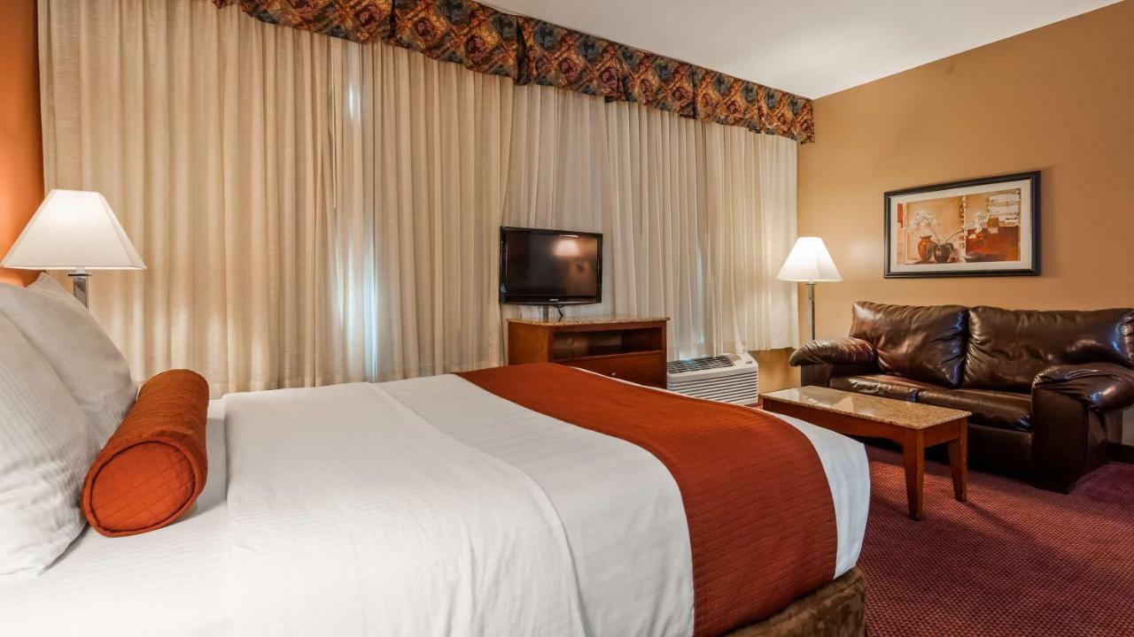 Best Western Plus Hannaford Inn & Suites Kenwood Экстерьер фото